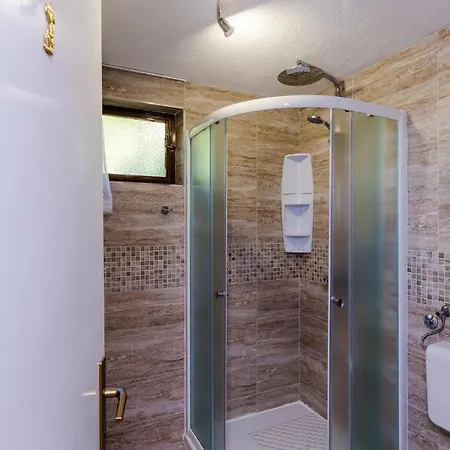 Nice In Lozica W/ 2 Bedrooms Lejlighed Dubrovnik
